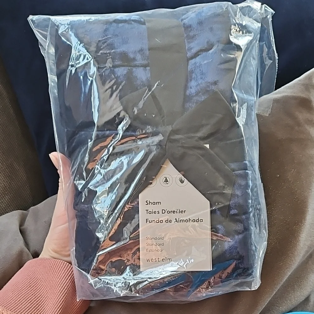 West Elm Lush Velvet Wave Euro Sham - Luxurious Navy Midnight Blue Velvet - Stan